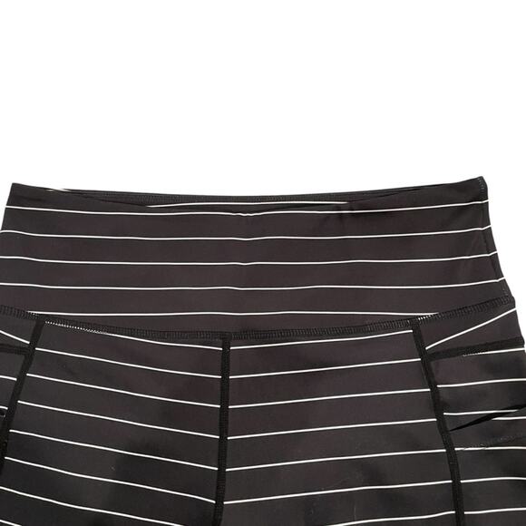 Zyia Active Light and Tight Cropped Legging Size 12 Black & White Stripe Pockets - Picture 9 of 12